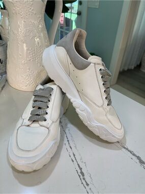 Alexander McQueen Oversized Sneaker White Women’s Sz 38/US 8